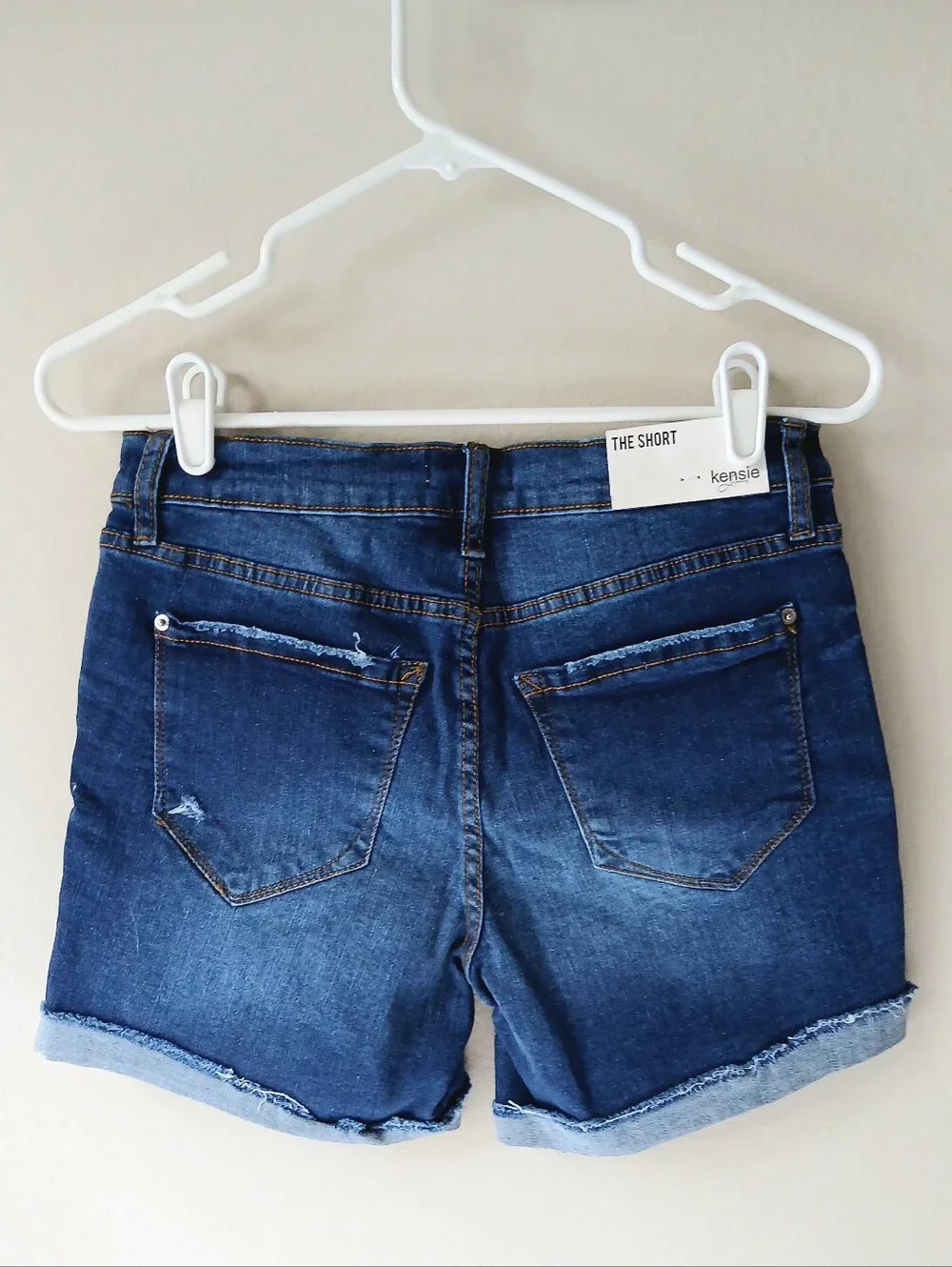 Kensie NWT Womens 2/26 Mid Rise Stretch Denim Jean Shorts Rolled Hem